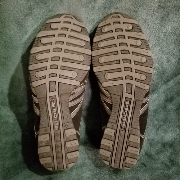 Skechers EUC 8.5 Hot Ticket Bikers black shoes - Picture 3 of 8